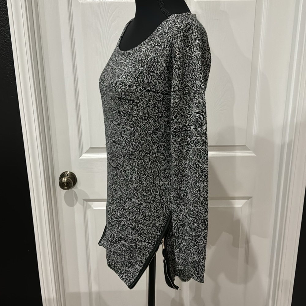 Sweater - Picture 3 of 3